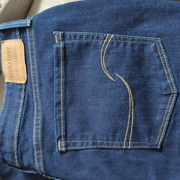 Levi  Signature 32x30 EUC (14M) - Picture 3 of 6